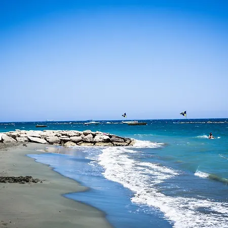 Gardenia 104 Near The Beach Apartment Limassol